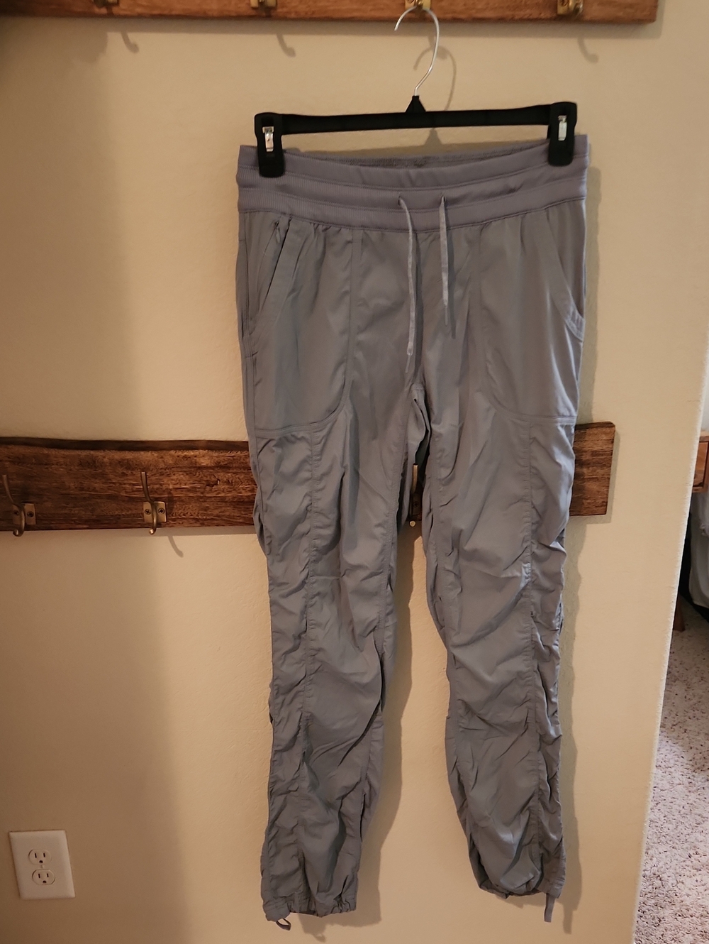 EUC, The North Face Women's Light Gray Joggers with Drawstring Waist